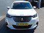 Peugeot 2008 1.2T 100pk Allure Pack | Climate control | Navigatie | Lm velgen | Camera | Apple / Android | All season banden