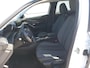 Peugeot 2008 1.2T 100pk Allure Pack | Climate control | Navigatie | Lm velgen | Camera | Apple / Android | All season banden