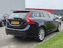 Volvo V60 2.0 T3 153PK Momentum | Trekhaak | Cruise Control | PDC achter | 17'' | Bluetooth | Navi |