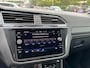 Volkswagen Tiguan 1.5 TSI R-Line Business+  Trekhaak  Camera  20''  Black style  IQ light