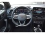 Volkswagen T-Roc 1.5 TSI R-Line Black Style LED grill, Adaptive cruise, Ergo active + Massage, IQ Light, Afn. trekhaak, Camera