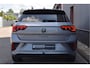 Volkswagen T-Roc 1.5 TSI R-Line Black Style LED grill, Adaptive cruise, Ergo active + Massage, IQ Light, Afn. trekhaak, Camera
