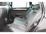 Volkswagen Passat Variant 1.6 TDI DSG Highline Business R-Line Panoramadak, Virtual Cockpit, Trekhaak, Camera, Apple Carplay, PDC, 17''