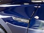 Volkswagen Golf 1.5 eTSI R-Line Business+ 150pk / Dodehoek detectie / Elektrisch verstelbare stoelen met geheugen / Achteruitrijcamera / Stoelverwarming / Apple carplay /