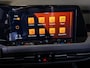 Volkswagen Golf 1.5 eTSI R-Line Business+ 150pk / Dodehoek detectie / Elektrisch verstelbare stoelen met geheugen / Achteruitrijcamera / Stoelverwarming / Apple carplay /