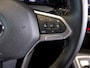 Volkswagen Golf 1.5 eTSI R-Line Business+ 150pk / Dodehoek detectie / Elektrisch verstelbare stoelen met geheugen / Achteruitrijcamera / Stoelverwarming / Apple carplay /