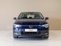 Volkswagen Golf 1.5 eTSI R-Line Business+ 150pk / Dodehoek detectie / Elektrisch verstelbare stoelen met geheugen / Achteruitrijcamera / Stoelverwarming / Apple carplay /