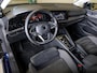 Volkswagen Golf 1.5 eTSI R-Line Business+ 150pk / Dodehoek detectie / Elektrisch verstelbare stoelen met geheugen / Achteruitrijcamera / Stoelverwarming / Apple carplay /