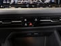 Volkswagen Golf 1.5 eTSI R-Line Business+ 150pk / Dodehoek detectie / Elektrisch verstelbare stoelen met geheugen / Achteruitrijcamera / Stoelverwarming / Apple carplay /