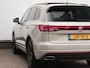 Volkswagen Touareg 3.0 TSi eHybrid 4MOTION Elegance | Nachtvisie | Stoel verwarming/ventilatie + stuurverwarming | Schuif/kantel dak | Luchtvering | Voorruitverwarming | Memory seats |