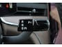 Volvo EX90 Performance Ultra 7p. 111 kWh - Luchtvering - Panoramadak - IntelliSafe Assist & Surround - 360º Camera - Bowers & Wilkins audio - Verwarmde voorstoelen, stuur & achterbank - Parkeersensoren voor & achter - Geventileerde voorstoelen - Head up display - Extra getint glas - Elektr. inklapbare trekhaak - 22' LMV