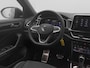 Volkswagen T-Roc R-Line 1.5 TSI 150 PK Automaat | LED Plus | Trekhaak | Achteruitrij Camera | Climate Control | Ergo-Active Voorstoelen | Navigatie |