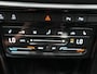 Volkswagen T-Roc R-Line 1.5 TSI 150 PK Automaat | LED Plus | Trekhaak | Achteruitrij Camera | Climate Control | Ergo-Active Voorstoelen | Navigatie |