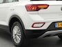 Volkswagen T-Roc 1.5 TSI 150 PK Style Automaat | LED | Adaptieve Cruise Control | Stoelverwarming Voor | Achteruitrij Camera |