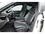 Porsche Taycan Performance 84 kWh | Warmtepomp | Panoramadak | Adaptive Cruise Control | Krijt | Luchtvering | Comfortstoelen |