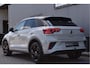 Volkswagen T-Roc 1.5 TSI R-Line Black Style LED grill, Ascot grijs, Adaptive cruise, Ergo active + Massage, IQ Light, Afn. trekhaak, Camera