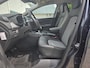 Renault Zoe R135 Intens Business 52 kWh / KOOPACCU / Trekhaak / All Seasons / Stoel & Stuurverwarming / CCS Snelladen / Apple Carplay & Android Auto / Climate Control / Achteruitrijcamera /