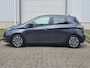 Renault Zoe R135 Intens Business 52 kWh / KOOPACCU / Trekhaak / All Seasons / Stoel & Stuurverwarming / CCS Snelladen / Apple Carplay & Android Auto / Climate Control / Achteruitrijcamera /