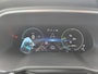 Renault Zoe R135 Intens Business 52 kWh / KOOPACCU / Trekhaak / All Seasons / Stoel & Stuurverwarming / CCS Snelladen / Apple Carplay & Android Auto / Climate Control / Achteruitrijcamera /