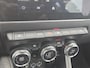 Renault Zoe R135 Intens Business 52 kWh / KOOPACCU / Trekhaak / All Seasons / Stoel & Stuurverwarming / CCS Snelladen / Apple Carplay & Android Auto / Climate Control / Achteruitrijcamera /