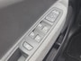Renault Zoe R135 Intens Business 52 kWh / KOOPACCU / Trekhaak / All Seasons / Stoel & Stuurverwarming / CCS Snelladen / Apple Carplay & Android Auto / Climate Control / Achteruitrijcamera /