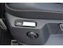 Volkswagen T-Roc 1.5 TSI R-Line Black Style LED grill, Adaptive cruise, Ergo active + Massage, IQ Light, Afn. trekhaak, Camera