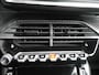 Peugeot 2008 1.2 PureTech Allure | 130PK | Adaptieve CruiseControl | Camera | Trekhaak | Led verlichting | Weinig KM! | Stoelverwarming