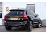 Volvo XC60 2.0 T6 Plug-in hybrid Long Range AWD Plus Dark*Perfect Volvo Onderh.*Pano/Elek. Trekhaak/R-Design Stoelen/Stoelverw.V+A/Stuurverw./ACC/Pilot ass./360 Camera/Memorie/BLIS/Parkeersens.V+A/21 inch LM*