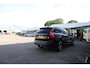 Volvo XC60 2.0 T6 Plug-in hybrid Long Range AWD Plus Dark*Perfect Volvo Onderh.*Pano/Elek. Trekhaak/R-Design Stoelen/Stoelverw.V+A/Stuurverw./ACC/Pilot ass./360 Camera/Memorie/BLIS/Parkeersens.V+A/21 inch LM*