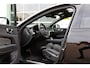 Volvo XC60 2.0 T6 Plug-in hybrid Long Range AWD Plus Dark*Perfect Volvo Onderh.*Pano/Elek. Trekhaak/R-Design Stoelen/Stoelverw.V+A/Stuurverw./ACC/Pilot ass./360 Camera/Memorie/BLIS/Parkeersens.V+A/21 inch LM*