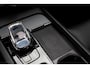Volvo XC60 2.0 T6 Plug-in hybrid Long Range AWD Plus Dark*Perfect Volvo Onderh.*Pano/Elek. Trekhaak/R-Design Stoelen/Stoelverw.V+A/Stuurverw./ACC/Pilot ass./360 Camera/Memorie/BLIS/Parkeersens.V+A/21 inch LM*