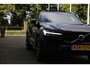 Volvo XC60 2.0 T6 Plug-in hybrid Long Range AWD Plus Dark*Perfect Volvo Onderh.*Pano/Elek. Trekhaak/R-Design Stoelen/Stoelverw.V+A/Stuurverw./ACC/Pilot ass./360 Camera/Memorie/BLIS/Parkeersens.V+A/21 inch LM*