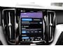 Volvo XC60 2.0 T6 Plug-in hybrid Long Range AWD Plus Dark*Perfect Volvo Onderh.*Pano/Elek. Trekhaak/R-Design Stoelen/Stoelverw.V+A/Stuurverw./ACC/Pilot ass./360 Camera/Memorie/BLIS/Parkeersens.V+A/21 inch LM*