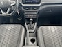 Volkswagen T-Cross 1.5 150pk TSI R-Line Edition Parkeersensoren voor en achter | Navigatie 'Discover Media' | Trekhaak afneembaar
