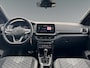 Volkswagen T-Cross 1.5 150pk TSI R-Line Edition Parkeersensoren voor en achter | Navigatie 'Discover Media' | Trekhaak afneembaar