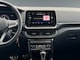 Volkswagen T-Cross 1.5 150pk TSI R-Line Edition Parkeersensoren voor en achter | Navigatie 'Discover Media' | Trekhaak afneembaar