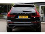 Volvo XC60 2.0 T6 Plug-in hybrid Long Range AWD Plus Dark*Perfect Volvo Onderh.*Pano/Elek. Trekhaak/R-Design stoelen/Stoelverw.V+A/Stuurverw./ACC/Pilot ass./360 Camera/Memorie/BLIS/Parkeersens.V+A/21 inch LM*