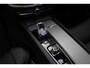 Volvo XC60 2.0 T6 Plug-in hybrid Long Range AWD Plus Dark*Perfect Volvo Onderh.*Pano/Elek. Trekhaak/R-Design stoelen/Stoelverw.V+A/Stuurverw./ACC/Pilot ass./360 Camera/Memorie/BLIS/Parkeersens.V+A/21 inch LM*