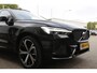 Volvo XC60 2.0 T6 Plug-in hybrid Long Range AWD Plus Dark*Perfect Volvo Onderh.*Pano/Elek. Trekhaak/R-Design stoelen/Stoelverw.V+A/Stuurverw./ACC/Pilot ass./360 Camera/Memorie/BLIS/Parkeersens.V+A/21 inch LM*
