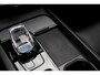 Volvo XC60 2.0 T6 Plug-in hybrid Long Range AWD Plus Dark*Perfect Volvo Onderh.*Pano/Elek. Trekhaak/R-Design stoelen/Stoelverw.V+A/Stuurverw./ACC/Pilot ass./360 Camera/Memorie/BLIS/Parkeersens.V+A/21 inch LM*