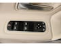 Mercedes-Benz A-klasse 180 Business Solution Luxury (SFEERVERLICHTING, STOELVERWARMING, 1e EIGENAAR, ACHTERUITRIJCAMERA)