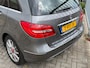 Mercedes-Benz B-klasse 180 Ambition HOGE INSTAP! PANORAMA l LEER l XENON l NAVI l AIRCO l PDC l LED! VOL OPTIE'S! 2e eigenaar!