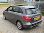 Mercedes-Benz B-klasse 180 Ambition HOGE INSTAP! PANORAMA l LEER l XENON l NAVI l AIRCO l PDC l LED! VOL OPTIE'S! 2e eigenaar!