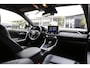 Toyota RAV4 2.5 Hybrid Bi-Tone*Fabrieksgarantie t/m01-2030*Perfect Toyota onderh.*Parelmoer Wit/Trekhaak/Half Leder/Stoelverw./Stuurverw./Elek. Klep/Keyless Entry+Go/Camera/Parkeersens./18 inch LM*