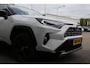 Toyota RAV4 2.5 Hybrid Bi-Tone*Fabrieksgarantie t/m01-2030*Perfect Toyota onderh.*Parelmoer Wit/Trekhaak/Half Leder/Stoelverw./Stuurverw./Elek. Klep/Keyless Entry+Go/Camera/Parkeersens./18 inch LM*