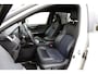 Toyota RAV4 2.5 Hybrid Bi-Tone*Fabrieksgarantie t/m01-2030*Perfect Toyota onderh.*Parelmoer Wit/Trekhaak/Half Leder/Stoelverw./Stuurverw./Elek. Klep/Keyless Entry+Go/Camera/Parkeersens./18 inch LM*
