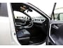 Toyota RAV4 2.5 Hybrid Bi-Tone*Fabrieksgarantie t/m01-2030*Perfect Toyota onderh.*Parelmoer Wit/Trekhaak/Half Leder/Stoelverw./Stuurverw./Elek. Klep/Keyless Entry+Go/Camera/Parkeersens./18 inch LM*