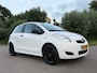 Toyota Yaris 1.0 VVTi Black & White Edition | 14" Velgen | Origineel Nederlands | 5 Zits | Elektrisch pakket | Nieuwe APK |