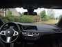BMW 1-Serie 118i Business Edition Plus | M-Pakket | Schaalstoelen | Panoramadak | Trekhaak | Camera | NL-Auto | 19Inch |