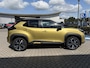 Toyota Yaris Cross 1.5 Hybrid Launch Edition ALL-SEASON TREKHAAK STOEL/STUURVERW HUD BLINDSPOT PARK-SENSOREN APPLE/ANDROID KEYLESS LEDER ELEK-ACHTERKLEP LM-VELGEN